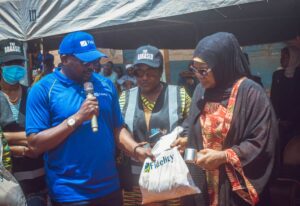 Fidelity Bank Distributes Food Packs to 1,500 Mokwa Residents Affected by Flood
